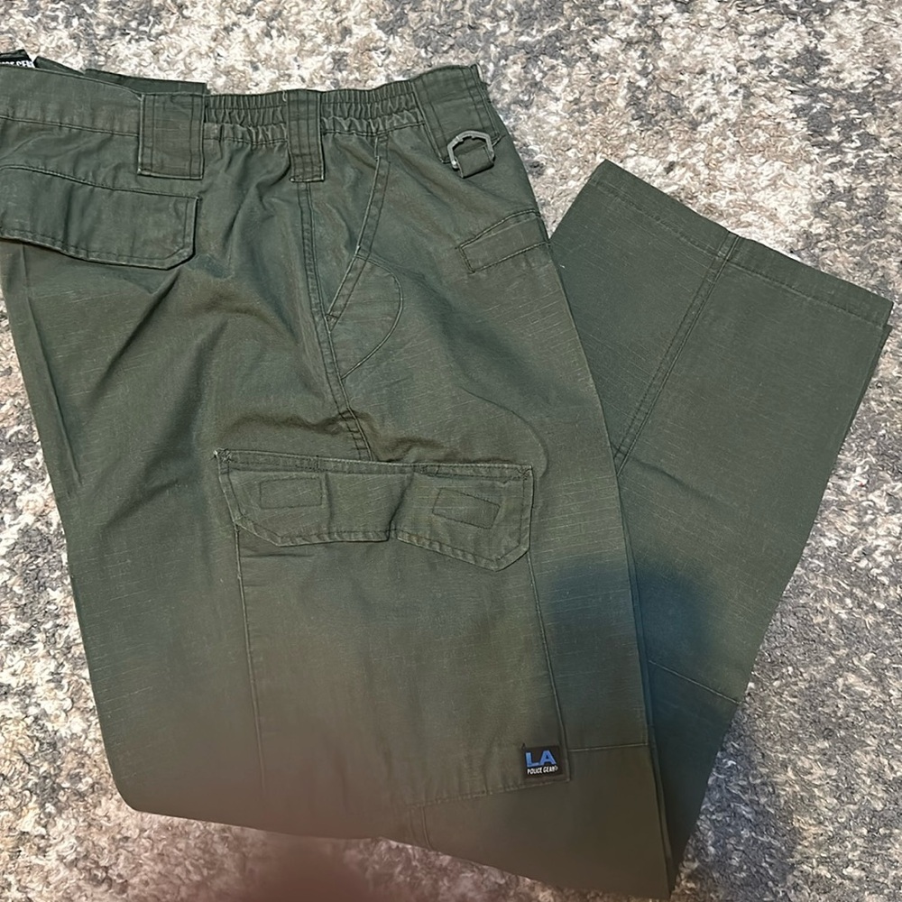 Green tactical pant